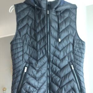Vest/hoodie/parka